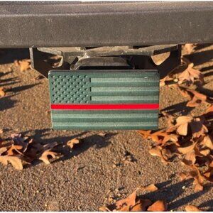 USA Flag Metal Trailer Hitch Cover with Anti-Rattle Hitch Pin Bolt Fits 2"